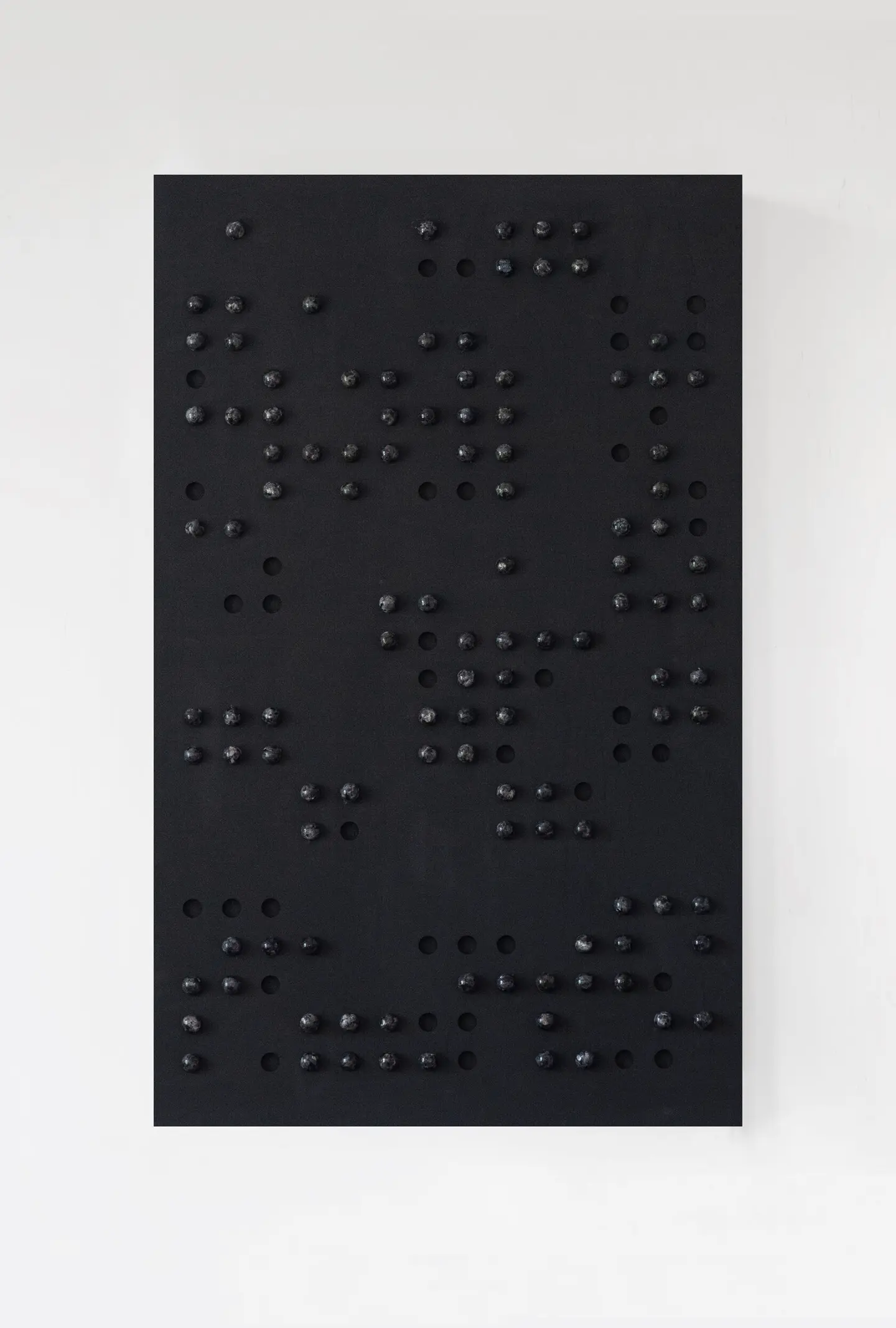 Панно «Black dot panel» · Backboneburo